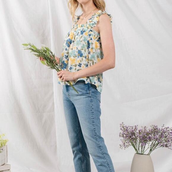 NWT Ruched Strap Floral Top Size Medium - Picture 4 of 7